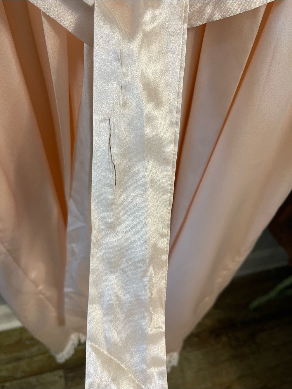 Vintage Christian Dior peach lace trimmed nightgown and robe set medium - Picture 9 of 16